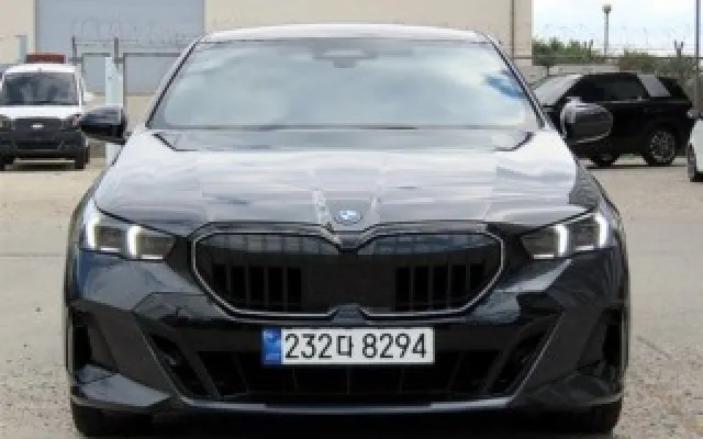 수입중고차직거래사이트 5시리즈 (G60) 530e 매물 사진 2 - 2024/07 14,993km