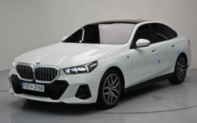 수입중고차직거래사이트 5시리즈 (G60) 520i 매물 사진 11 - 2025/10 14,548km